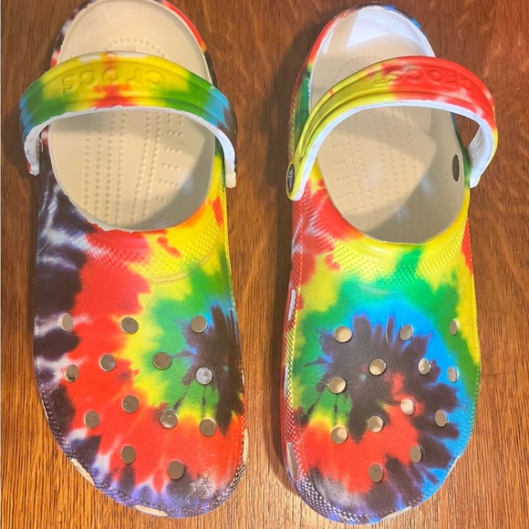 Crocs Tie-Dye Swirl Slip-On Shoes. Size 12. GUC. - Picture 4 of 11
